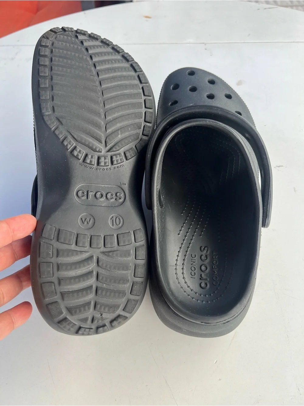 CROCS comfortable slip